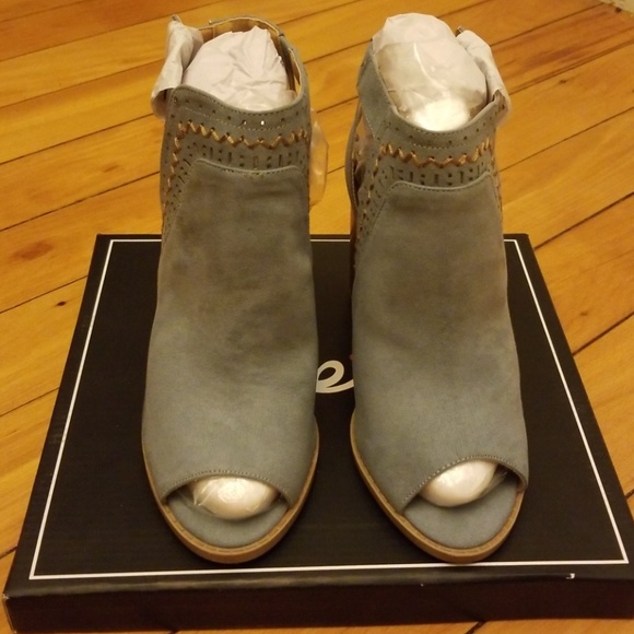 *SZ "10.5" LEFT-price firm* Open Toe Heeled Bootie - Picture 3 of 6